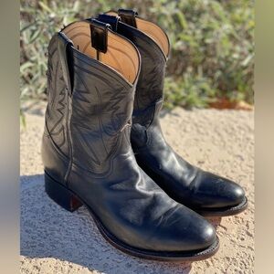 La Mundial custom western boots made in Ecuador roper style black